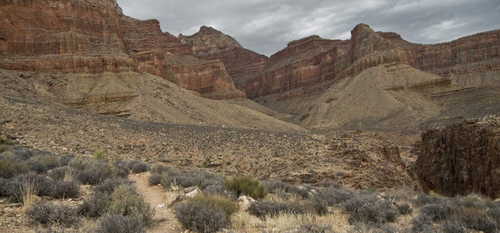 A view of the Tonto Platform on the Clear Creek Trail