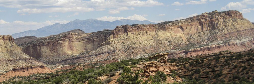 Panorama of the gently sloping uplift of the Waterpocket fold