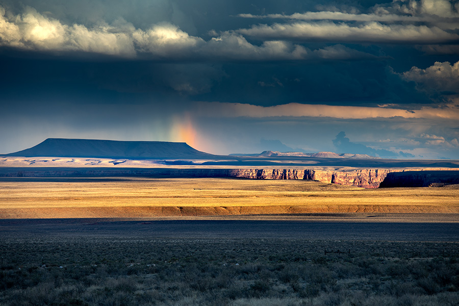 Dramatic view of North Rim Ranches plains with canyon rim in the background